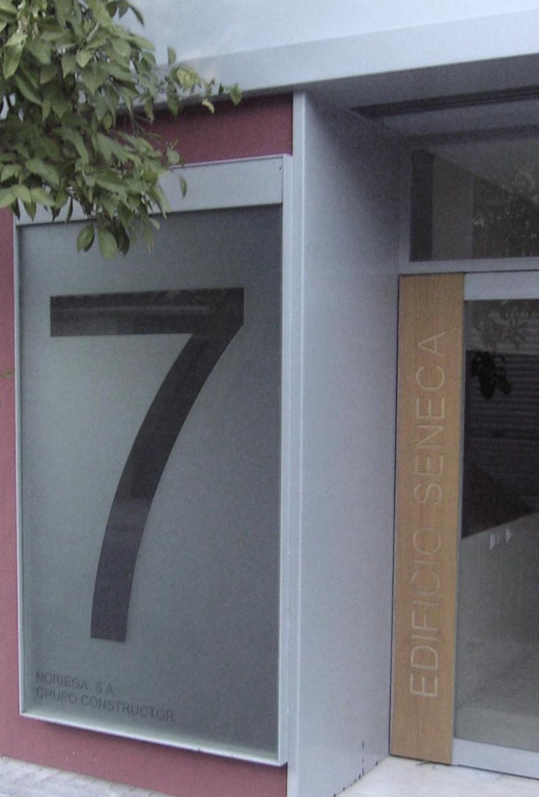 MINOLTA DIGITAL CAMERA